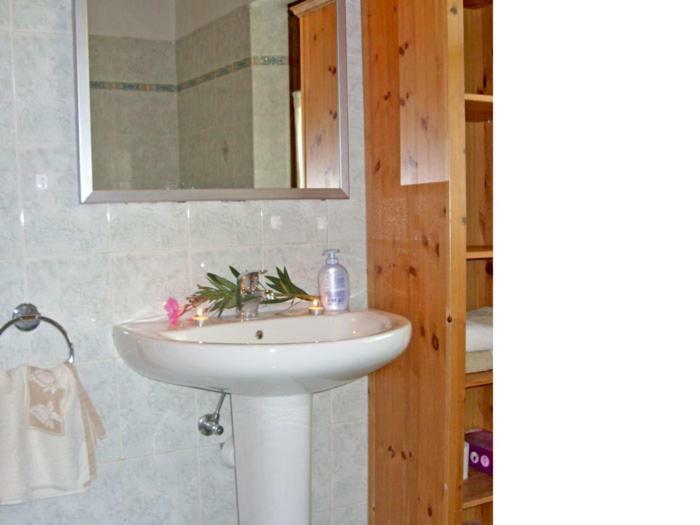 Villa Erica Con Piscina Privata Sul Lago Di Como Colico Luaran gambar