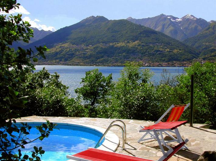 Villa Erica Con Piscina Privata Sul Lago Di Como Colico Luaran gambar