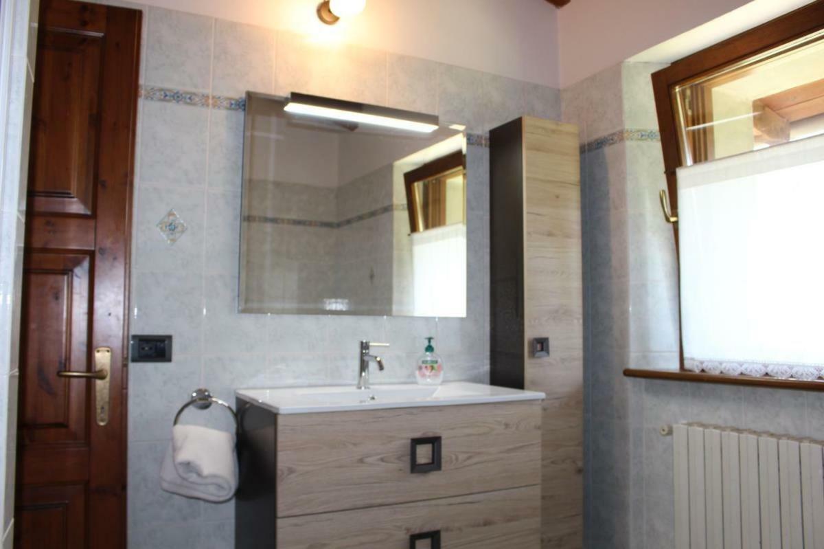 Villa Erica Con Piscina Privata Sul Lago Di Como Colico Luaran gambar